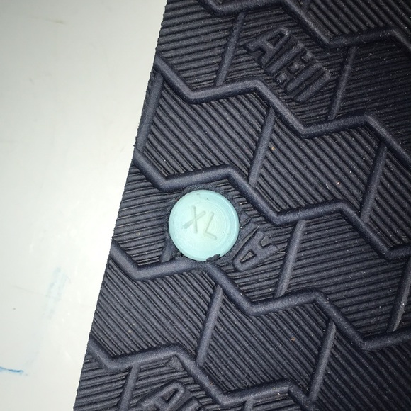 AMERICAN EAGLE OUTFITTERS MENS SZ 12 FLIP FLOPS - Picture 5 of 5